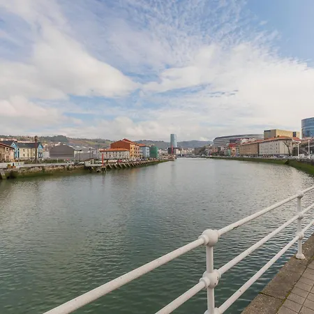 Akomodat En Luminoso Junto Al Paseo De La Ria