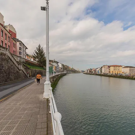 Lejlighed Akomodat En Luminoso Junto Al Paseo De La Ria Bilbao