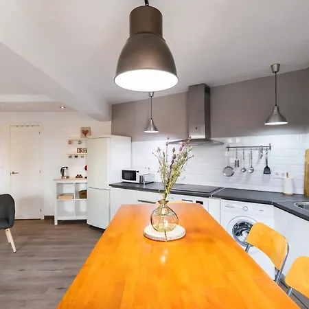 Akomodat En Luminoso Junto Al Paseo De La Ria Апартаменты Бильбао