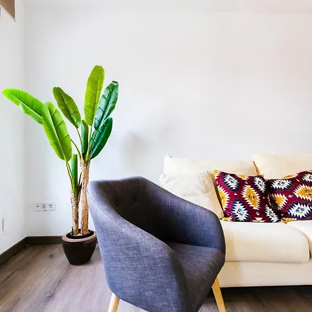 Akomodat En Luminoso Junto Al Paseo De La Ria