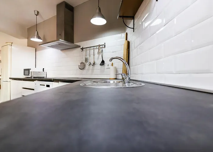 Akomodat En Luminoso Junto Al Paseo De La Ria *