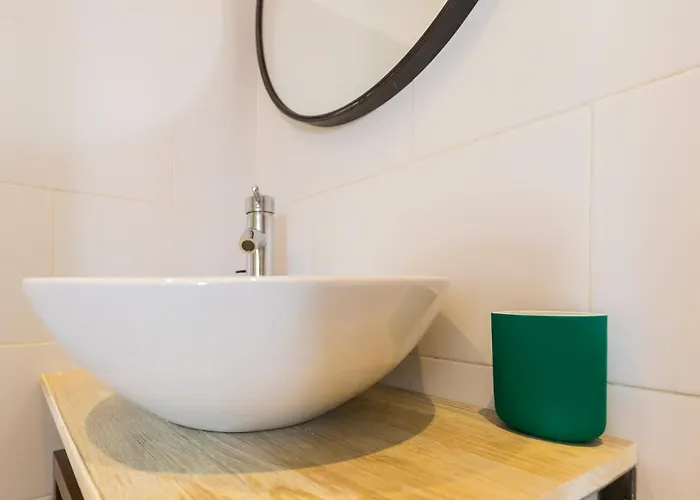 Akomodat En Luminoso Junto Al Paseo De La Ria *