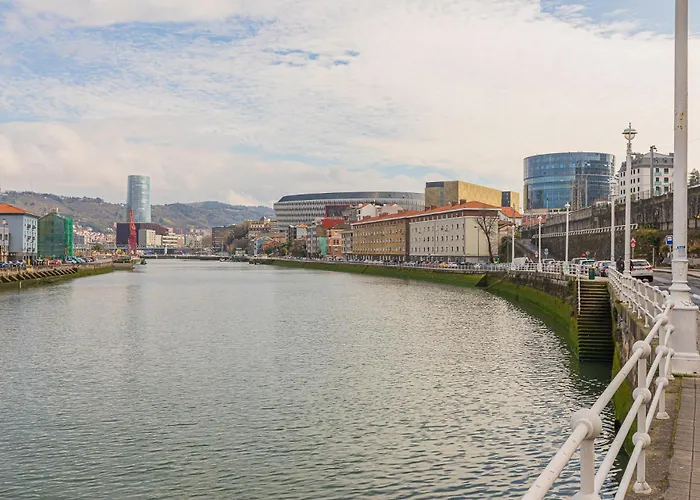 Akomodat En Luminoso Junto Al Paseo De La Ria * Bilbao