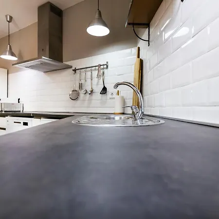 Akomodat En Luminoso Junto Al Paseo De La Ria *