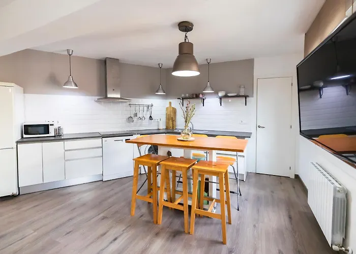 Akomodat En Luminoso Junto Al Paseo De La Ria Bilbao