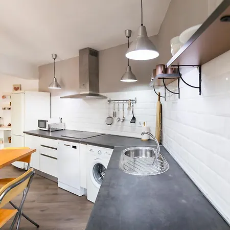 Akomodat En Luminoso Junto Al Paseo De La Ria Daire Bilbao